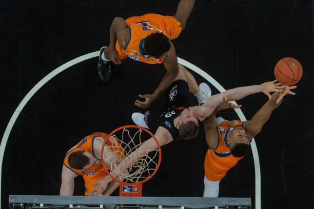 2025年以来萨内在德甲已经直接参与9球，仅次于凯恩.