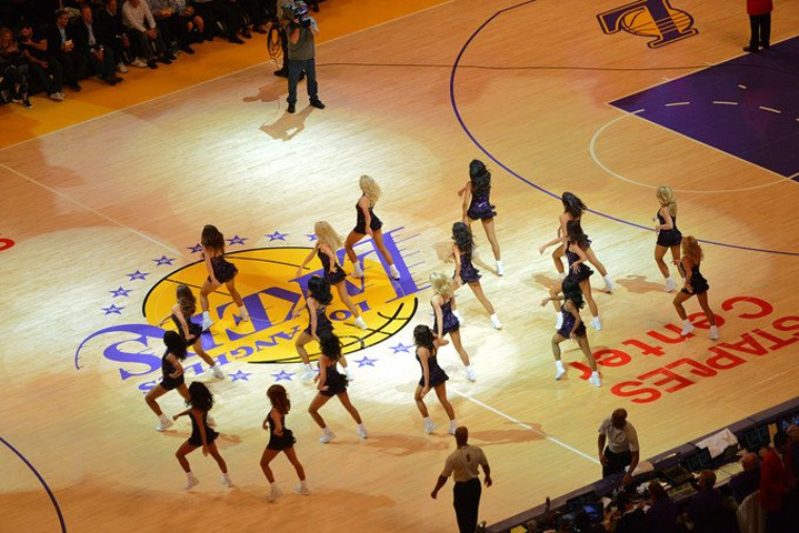 他不仅完成 他不仅完成